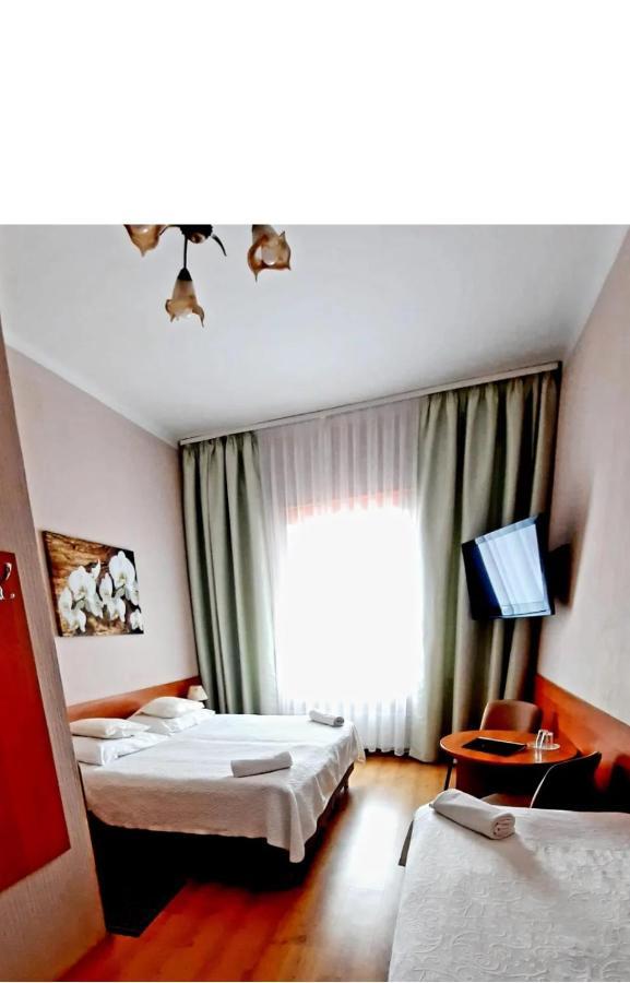 Hotel Bursztyn Kaliszki Eksteriør bilde