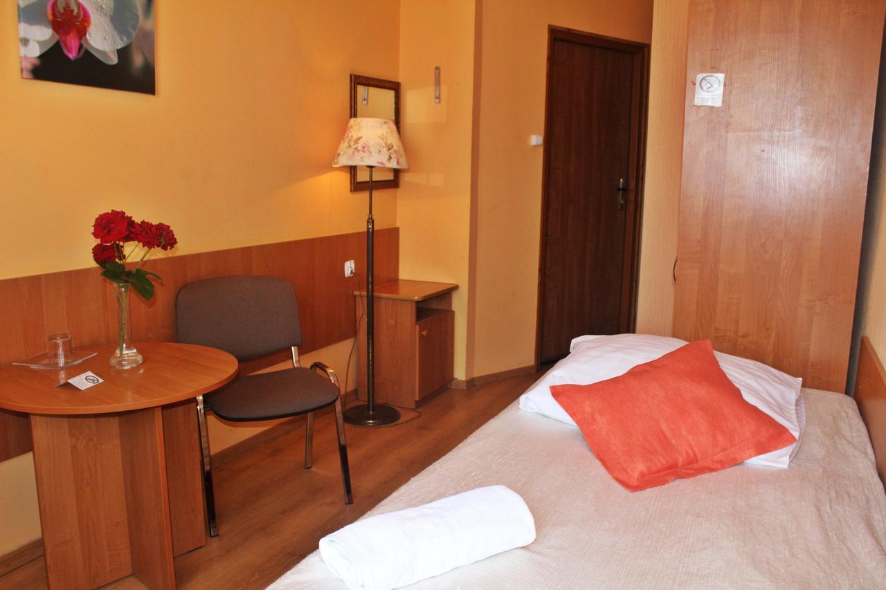Hotel Bursztyn Kaliszki Eksteriør bilde
